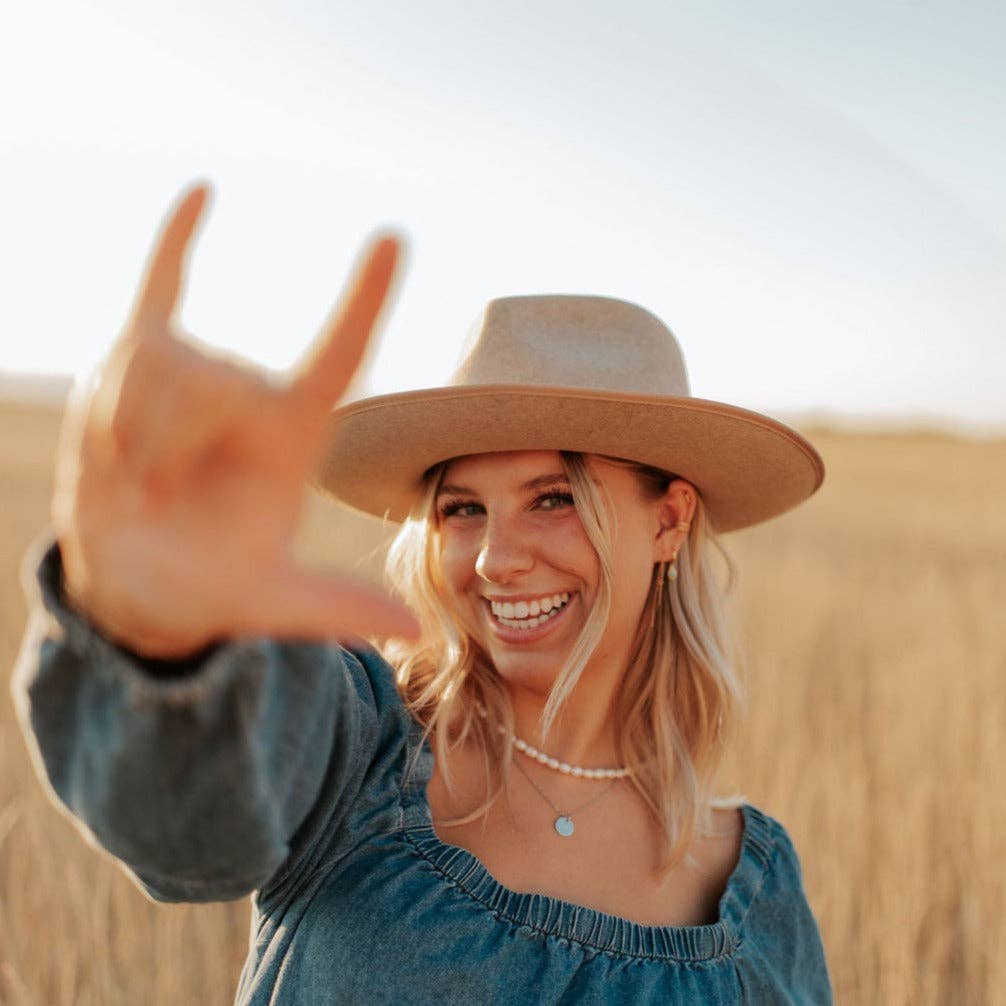 I Love You Necklace: Gold / 19"