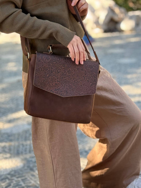 Vintage leather crossbody shoulder bag