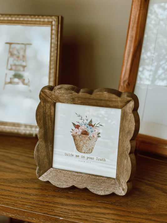 Psalm 25:5 Scalloped Frame 4X4