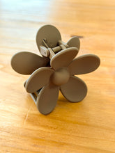 Load image into Gallery viewer, 3&quot; Flower Clips (COLORS)
