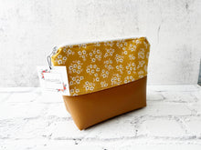 Load image into Gallery viewer, Make up bag, Zipper Pouch, Cosmetic Bag

