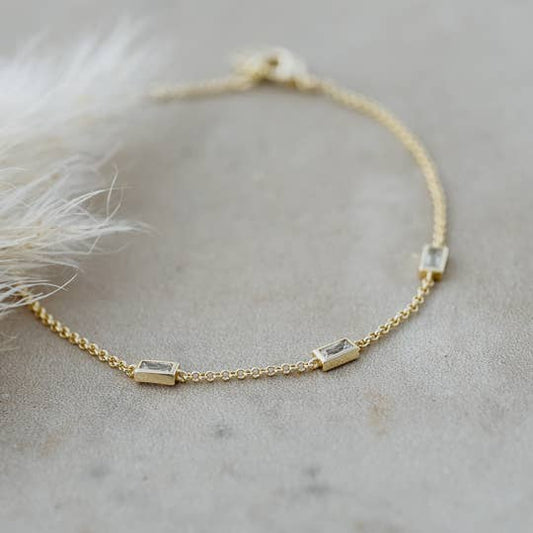 Claire Bracelet: Gold