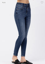 Load image into Gallery viewer, JUDY BLUE Skinny jeans
