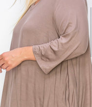 Load image into Gallery viewer, Mocha 3QTR Sleeve Tunic
